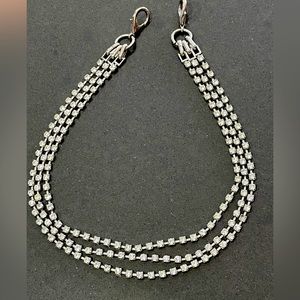 VINTAGE CRYSTAL 3 STRAND SILVER-TONE PRONG SET CRYSTAL NECKLACE.